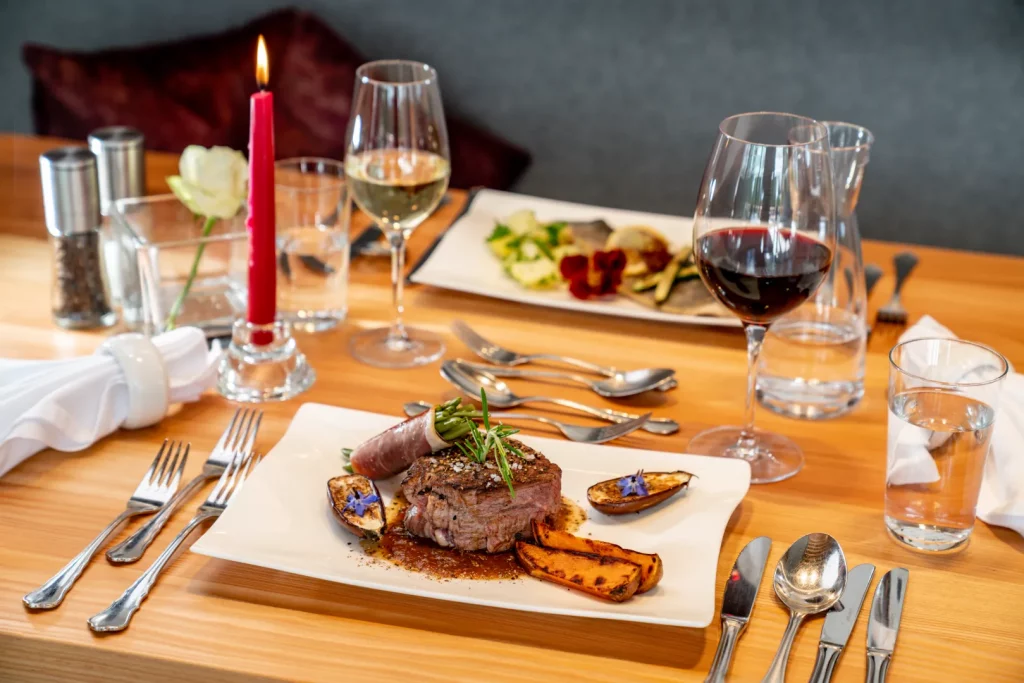 Abendessen im Naturhotel Lärchenhof in Ramsau am Dachstein