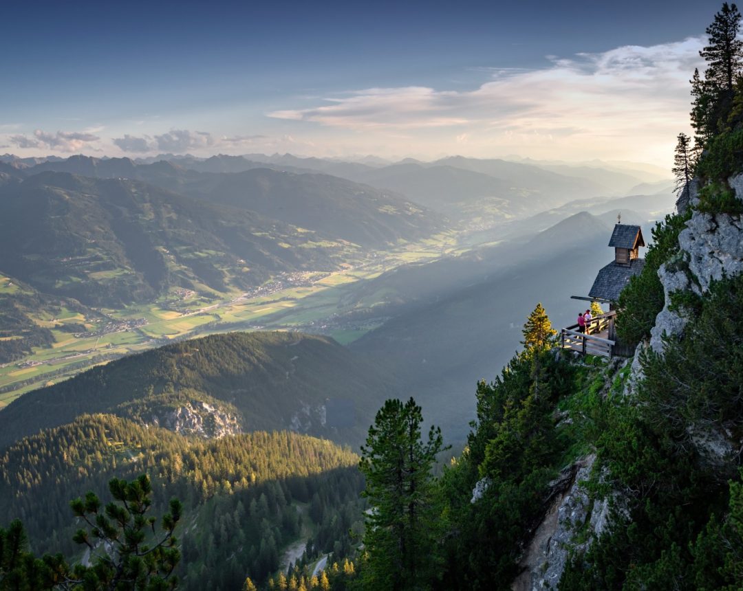 Panoramabild eines Sonnenunterganges der Landschaft in Ramsau