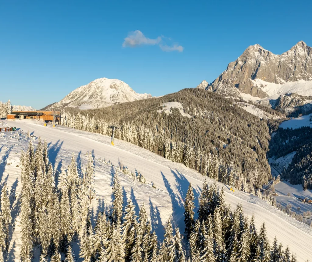 Panoramabild des Rittisbergs im Winter mit Schnee