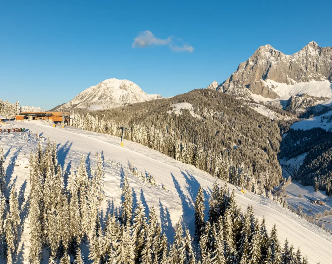 Panoramabild des Rittisbergs im Winter mit Schnee