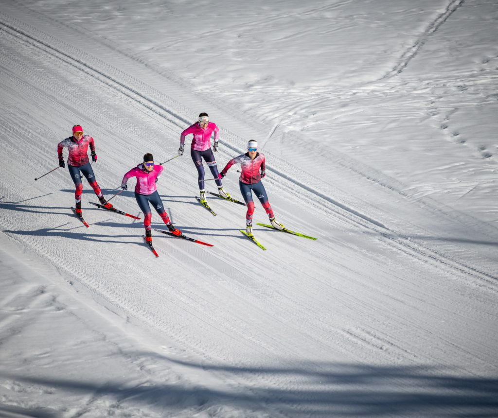 Skifahrer beim Langlauf in Ramsau