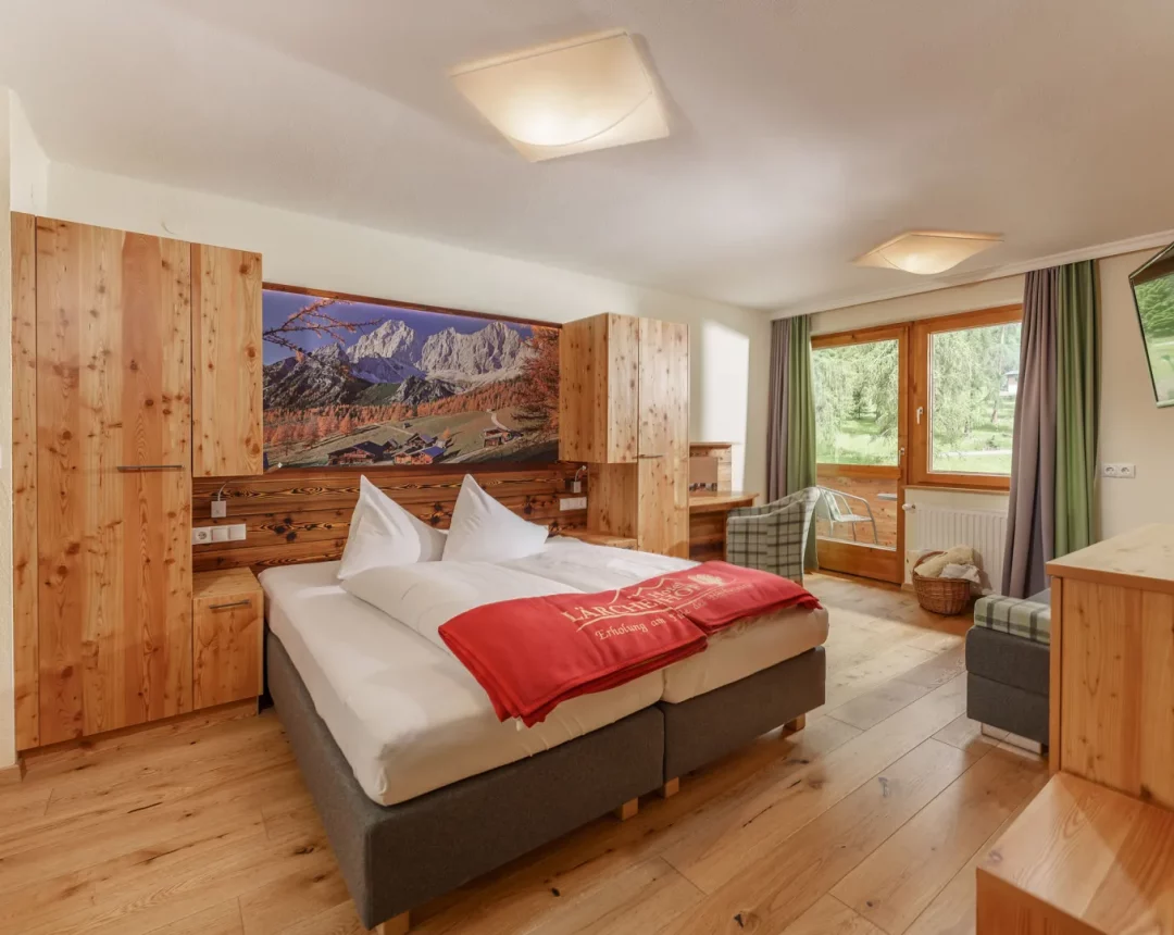 Doppelzimmer Süd im Naturhotel Lärchenhof in Ramsau am Dachstein