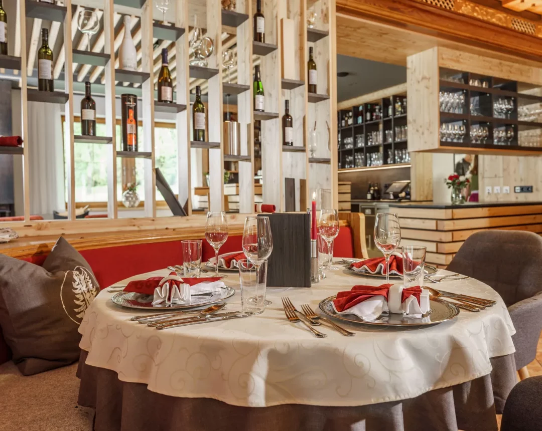 Tisch im Restaurants im Naturhotel Lärchenhof
