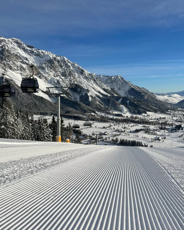 .
Deine Skiwoche 🎿 im Naturhotel Lärchenhof wartet auf dich!

Tauche ein in die frische, klare Bergluft 🏔️ und erlebe perfekt präparierte Pisten, idyllische Winterlandschaften 🤩 und den ganz besonderen Zauber der Ramsau. 

Ob am Rittisberg ⛷️ oder in der 4-Berge-Skischaukel Ski amadé – hier beginnt dein Winterglück 🩵 direkt vor der Hoteltür.

Skipauschale Ski amadé:
🎿 7 Übernachtungen im gemütlichen Doppelzimmer inkl. Verwöhn-Halbpension
🎿 6-Tages-Skipass für die gesamte Skiregion Ski amadé
🎿 1x wohltuende Teilkörpermassage zur perfekten Entspannung
🎿 Ramsauer WinterCard für zahlreiche Erlebnisse in der Region
🎿 Naturwellnessbereich mit Panorama-Hallenbad & Saunalandschaft

7 Nächte ab € 1.852,- pro Person und Aufenthalt
buchbar vom 07.12. – 22.12.2025 | 07.01. – 20.01.2026 | ab 14.03.2026

Gönn dir eine Auszeit im Naturhotel Lärchenhof und genieße deinen Winterurlaub in vollen Zügen! 👉 www.hotel-laerchenhof.at

(c) @hp_steiner 

#hotellärchenhof #lärchenhof #hotel #vorfreude #skiwoche #skipisten #skivergnügen #winterurlaub #skiamadé #4bergeskischaukel #rittisberg #winterauszeit #ski #winterangebote #winterwandern #winteriscoming #auszeitindenbergen #feelaustria #urlaubinösterreich #ramsauamdachstein #schladmingdachstein