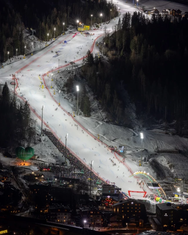 Night Race Schladming

Es wieder so weit, das legendäre Night Race 🎿 bringt Schladming zum Beben!

Spitzensport, Gänsehaut-Atmosphäre 🤗 und Weltcup-Stimmung machen diese zwei Abende jedes Jahr zu einem ganz besonderen ✨ Highlight.

Erlebe packende Rennen, mitreißende Stimmung 🙌 und Winterfeeling pur – ein Event, das man nicht verpassen sollte.

(c) @michael_simonlehner_photo

#hotellärchenhof #lärchenhof #hotel #naturhotel #nightrace #schladming #skiurlaub #weltcup #skialpin #gänsehautmomente #winterfeeling #skirennen