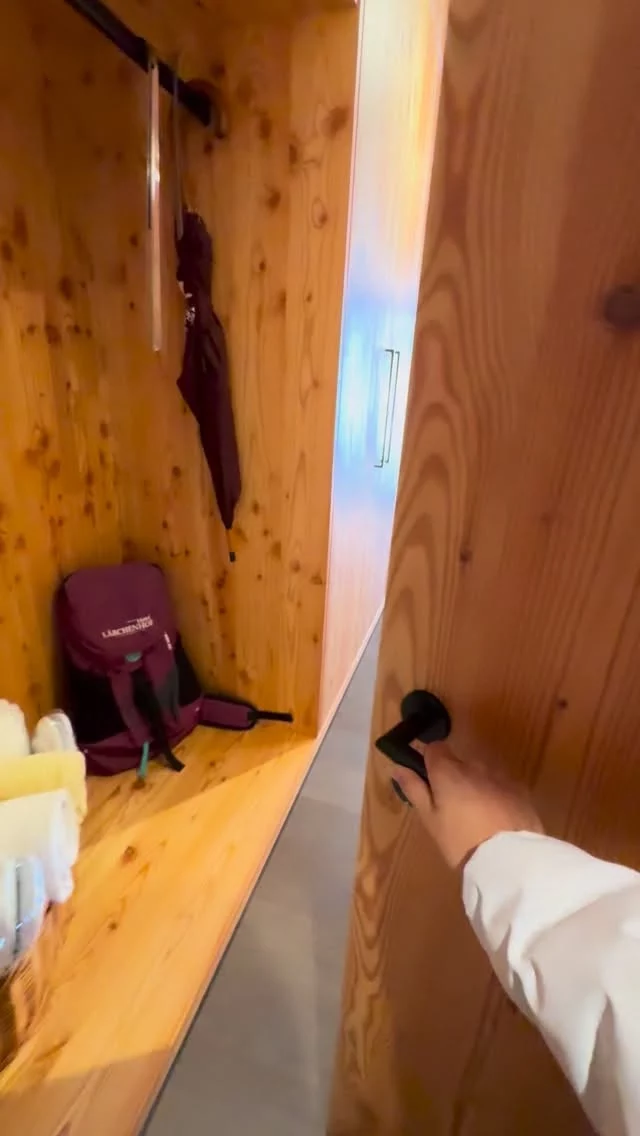 .
Winterferien im Naturhotel Lärchenhof - raus in den Schnee ❄️ und hinein ins Winterglück!

Ob beim Winterwandern durch die Natur, einer flotten Rodelpartie 🛷 vom Rittisberg, ersten Schwüngen auf der Piste ⛷️ oder beim Langlaufen direkt vor unserem Hotel!

🤫Und nach einem aktiven Tag in der Natur?

Zurückkommen, aufwärmen, genießen. Ein heißer Tee, ein gemütlicher Platz 🤗 im Wellnessbereich und ein köstliches ✨ Abendessen mit regionalen Zutaten.

Hast du deine Winterauszeit schon gebucht? 

👉 www.hotel-laerchenhof.at

#naturhotellärchenhof #winterferien #langlauf #skifahren #ramsauamdachstein